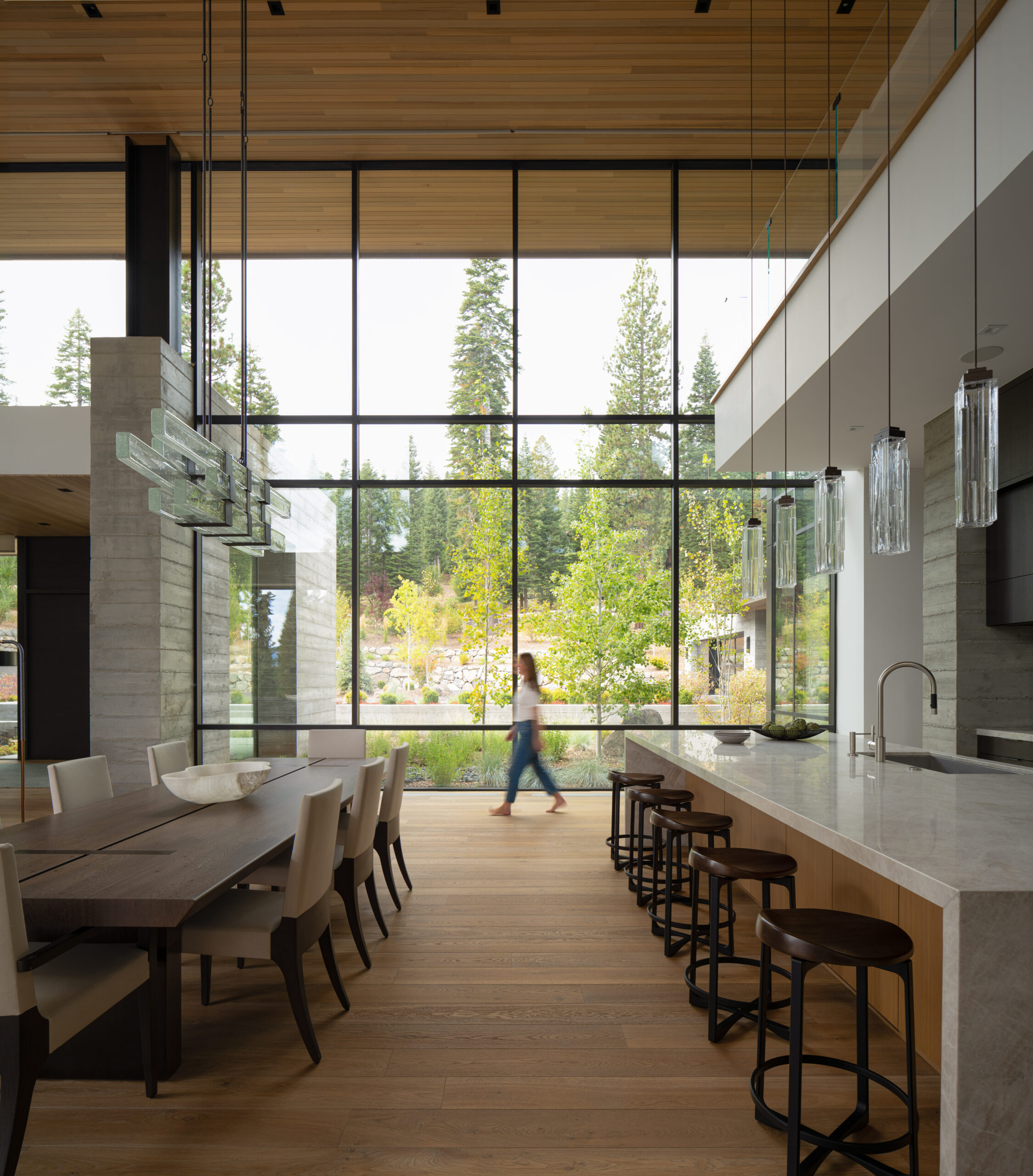 Contemporary custom mountain home in the Tahoe forest